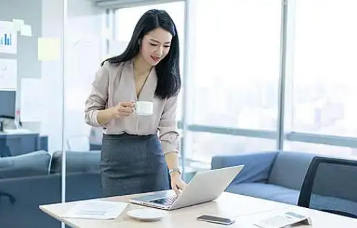 中国贸易电脑公司轮播图1